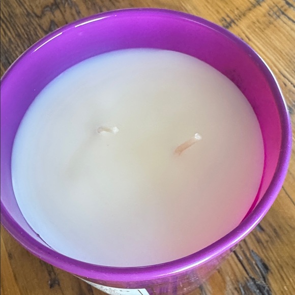 BATH AND BODY WORKS CANDLE - Picture 3 of 4